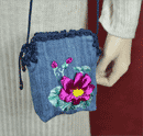 сумочка для мобильника и документов с цветами из атласных лент