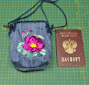 сумочка с цветами из атласных лент и паспорт