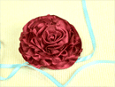 брошка в виде розы